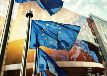 Почему необходимо специально регулировать соотношение национального и международного права Конституцией?